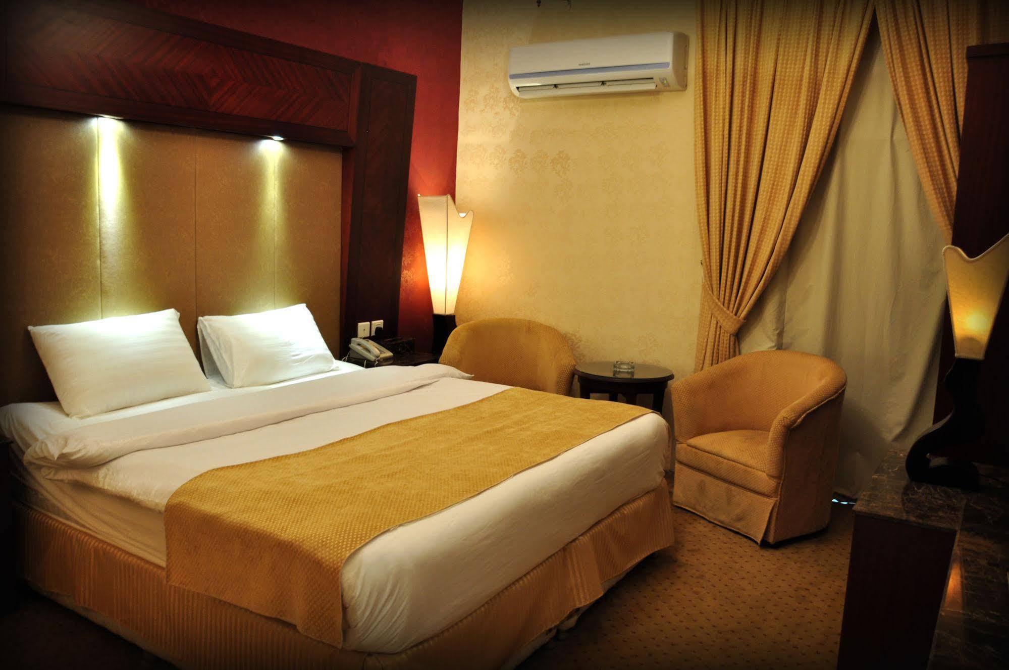 Al Higgi Hotel Yanbu Eksteriør billede